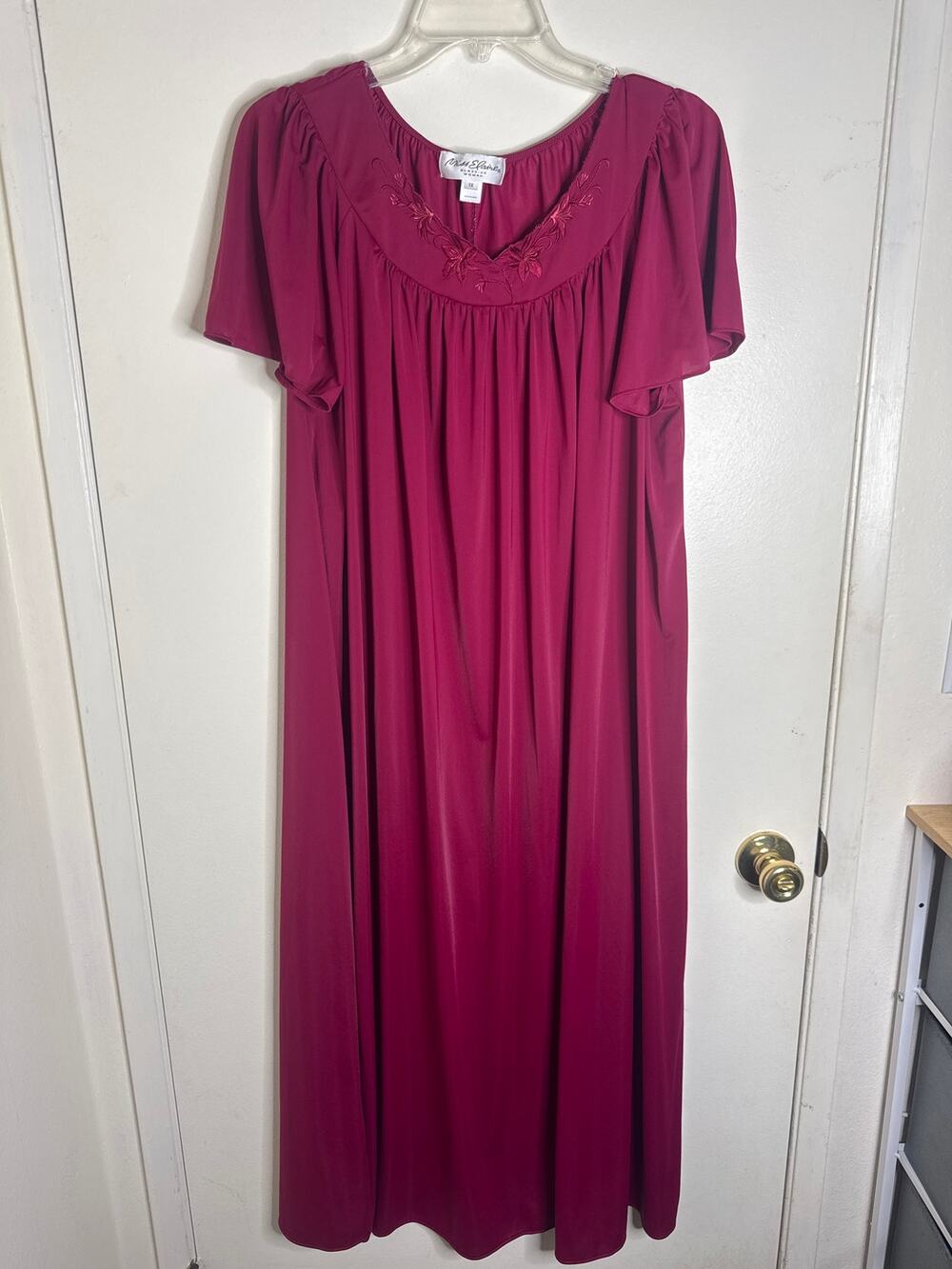 Y2K Miss Elaine Pink Magenta Nylon Tricot Embroidered Nightgown Size 1x Maxi